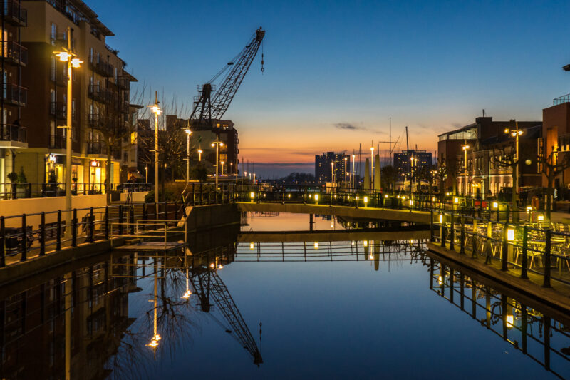 Portsmouth,Harbour,/,Gunwharf,/,At,Night